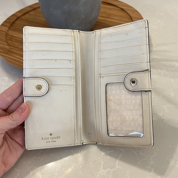 Kate Spade Wallet♠️ - Picture 2 of 2